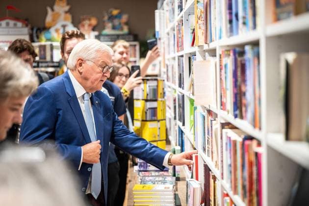 Bundespräsident Frank-Walter Steinmeier verlegt seinen Amtssitz für drei Tage nach Hattingen ** NUR FÜR REDAKTIONELLE ZWECKE ** EDITORIAL USE ONLY **<p>Bundespräsident Frank-Walter Steinmeier verlegt seinen Amtssitz für drei Tage nach Nordrhein-Westfalen. Vom 22. bis 24. September führt er seine Amtsgeschäfte von Hattingen aus. Besuch der Innenstadt mit der Bürgermeisterin von Hattingen Melanie Witte-Lonsing am Dienstag,21.September.2026, in Hattingen. Deutschland NRW Hattingen Copyright: KaixKitschenberg
