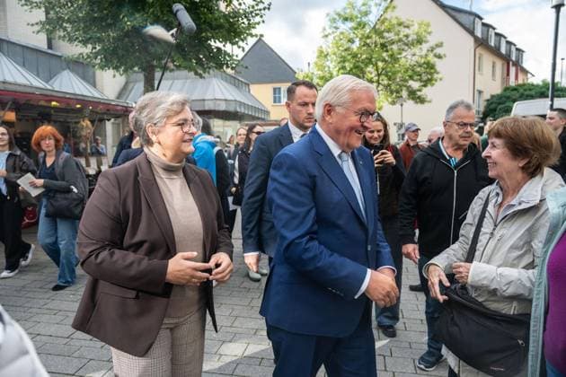 Bundespräsident Frank-Walter Steinmeier verlegt seinen Amtssitz für drei Tage nach Hattingen ** NUR FÜR REDAKTIONELLE ZWECKE ** EDITORIAL USE ONLY **<p>Bundespräsident Frank-Walter Steinmeier verlegt seinen Amtssitz für drei Tage nach Nordrhein-Westfalen. Vom 22. bis 24. September führt er seine Amtsgeschäfte von Hattingen aus. Besuch der Innenstadt mit der Bürgermeisterin von Hattingen Melanie Witte-Lonsing am Dienstag,21.September.2026, in Hattingen. Deutschland NRW Hattingen Copyright: KaixKitschenberg