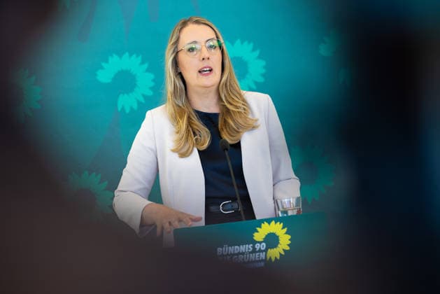 Pressestatement der Bündnis 90 Die Grünen Fraktion im Bundestag. Deutschland, Berlin am 22. September 2026: Fraktionsvorsitzender MdB Katharina Dröge spricht vor Presse und Journalisten auf der Fraktionsebene im Bundestag.