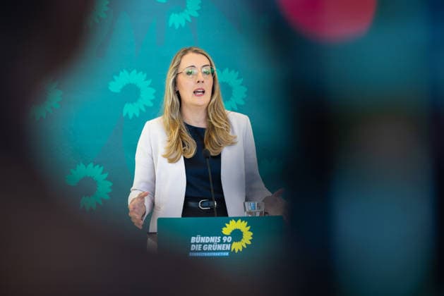 Pressestatement der Bündnis 90 Die Grünen Fraktion im Bundestag. Deutschland, Berlin am 22. September 2026: Fraktionsvorsitzender MdB Katharina Dröge spricht vor Presse und Journalisten auf der Fraktionsebene im Bundestag.