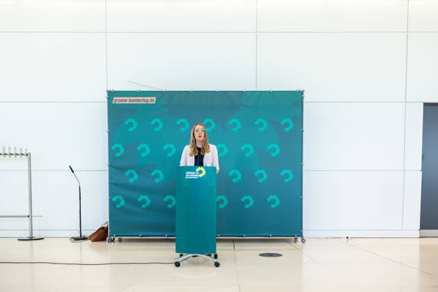 Pressestatement der Bündnis 90 Die Grünen Fraktion im Bundestag. Deutschland, Berlin am 22. September 2026: Fraktionsvorsitzender MdB Katharina Dröge spricht vor Presse und Journalisten auf der Fraktionsebene im Bundestag.