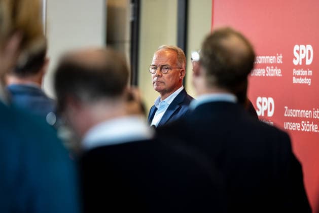Pressestatement der SPD Fraktion im Bundestag. Deutschland, Berlin am 22. September 2026: Fraktionsvorsitzender MdB Matthias Miersch spricht vor Presse und Journalisten auf der Fraktionsebene im Bundestag.