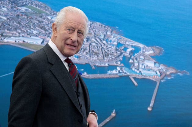 King Charles III visit to Peterhead King Charles III during a visit to Peterhead Port, Aberdeenshire, to meet organisations involved in the area s local energy ecosystem, which is helping to drive the UK s transition to clean and renewable energy. Picture date: Tuesday September 22, 2026., Credit:Jane Barlow PA ROTA - B68 Avalon UK, Peterhead  Copyright: xJanexBarlowx xPAxROTAx-xB68x xAvalonx 1137225971