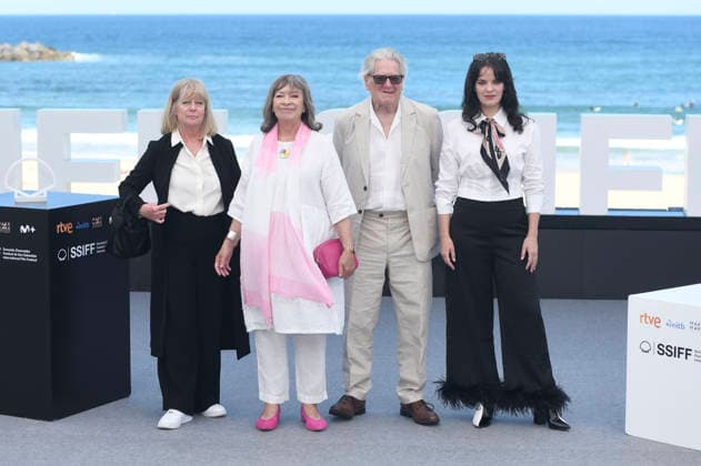Georgina Lowe, Marion Bailey, Paul Jesson und Alice Bailey Johnson beim Photocall zum Kinofilm Tender Loving Care auf dem 74. Internationalen Filmfestival San Sebastian Festival Internacional de Cine de San Sebastian auf der Kursaal Terasse. San Sebastian, 22.09.2026