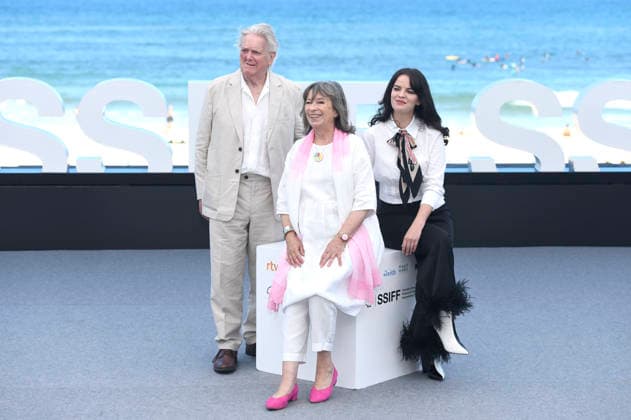 Paul Jesson, Marion Bailey und Alice Bailey Johnson beim Photocall zum Kinofilm Tender Loving Care auf dem 74. Internationalen Filmfestival San Sebastian Festival Internacional de Cine de San Sebastian auf der Kursaal Terasse. San Sebastian, 22.09.2026