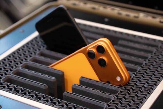 Ein Schutzkoffer zur abhoerscheren Verwahrung von Smartphones, Spionageschutz, Messe EUDEX Euro Defence Expo, am 22.09.2026 in der Messe Essen Deutschland.