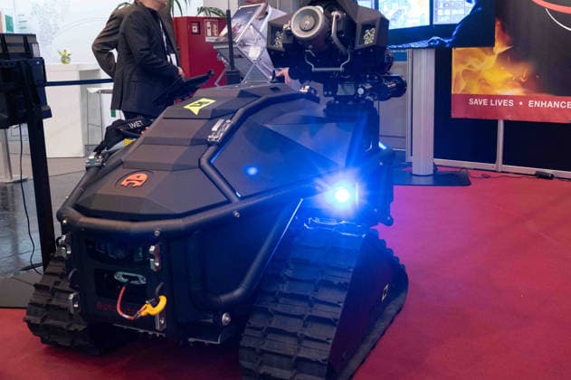 Feuerloescheinrichtung an einem HyperX1, Feuerloeschroboter mit Kettenantrieb, Feature, Randmotiv, Symbolfoto, Messe EUDEX Euro Defence Expo, am 22.09.2026 in der Messe Essen Deutschland.