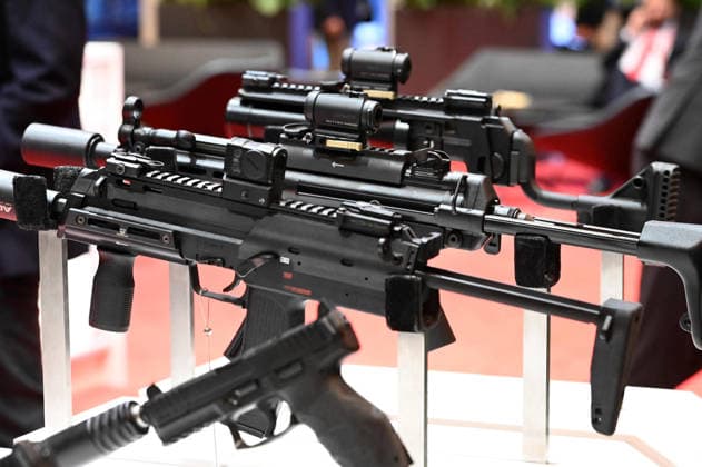 Messestand der Firma Heckler und Koch, HK, Kleinwaffen, Pistolen, Maschinengewehre, Gewehre fuer Spzielkraefte, Messe EUDEX Euro Defence Expo, am 22.09.2026 in der Messe Essen Deutschland.