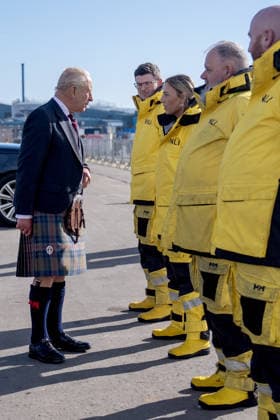 . 22 09 2026. Peterhead, United Kingdom. King Charles III during a visit to Peterhead Port, Aberdeenshire, to meet organisations involved in the area s local energy ecosystem, which is helping to drive the UK s transition to clean and renewable energy.  xPoolx xi-Imagesx IIM-27023-0026