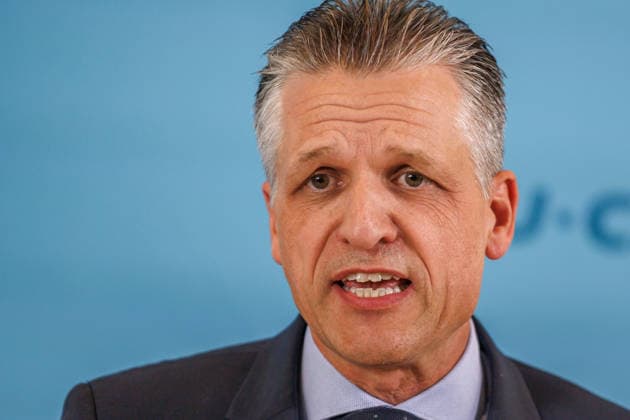 Statement vor den Fraktionssitzung der CDU CSU Alexander Hoffmann, stellvertretender Fraktionsvorsitzender der CDU CSU im Bundestag und Thorsten Frei (CDU), Fraktionsvorsitzender, spricht waehrend eines Statement vor den Fraktionssitzungen am 22.09.2026 in Berlin. Berlin Berlin Deutschland Reichstag
