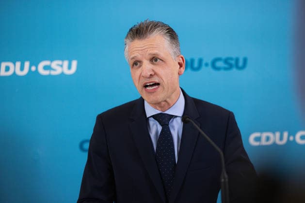 Pressestatement der CDU CSU Fraktion im Bundestag. Deutschland, Berlin am 22. September 2026: Fraktionsvorsitzender CDU CSU, Thorsten Frei spricht vor Presse und Journalisten auf der Fraktionsebene im Bundestag.