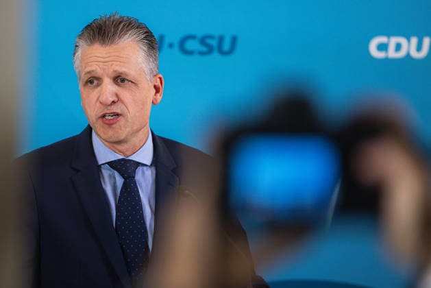 Pressestatement der CDU CSU Fraktion im Bundestag. Deutschland, Berlin am 22. September 2026: Fraktionsvorsitzender CDU CSU, Thorsten Frei spricht vor Presse und Journalisten auf der Fraktionsebene im Bundestag.