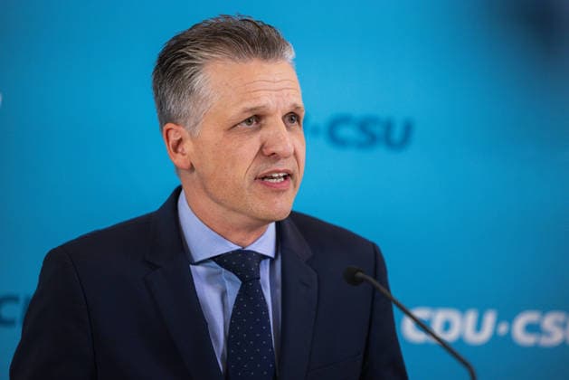 Pressestatement der CDU CSU Fraktion im Bundestag. Deutschland, Berlin am 22. September 2026: Fraktionsvorsitzender CDU CSU, Thorsten Frei spricht vor Presse und Journalisten auf der Fraktionsebene im Bundestag.