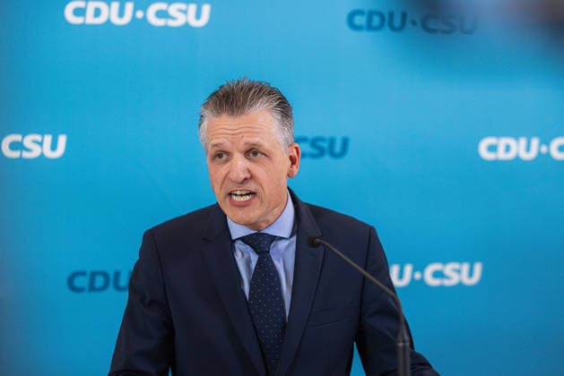 Pressestatement der CDU CSU Fraktion im Bundestag. Deutschland, Berlin am 22. September 2026: Fraktionsvorsitzender CDU CSU, Thorsten Frei spricht vor Presse und Journalisten auf der Fraktionsebene im Bundestag.