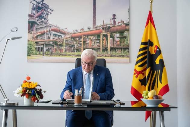 Bundespräsident Frank-Walter Steinmeier verlegt seinen Amtssitz für drei Tage nach Hattingen ** NUR FÜR REDAKTIONELLE ZWECKE ** EDITORIAL USE ONLY **<p>Bundespräsident Frank-Walter Steinmeier verlegt seinen Amtssitz für drei Tage nach Nordrhein-Westfalen. Vom 22. bis 24. September führt er seine Amtsgeschäfte von Hattingen aus. Am Dienstag,21.September.2026, bezieht der Bundespräsident im Hotel Ruhr Inn seine neuen Amtsräume. Deutschland NRW Hattingen Copyright: KaixKitschenberg