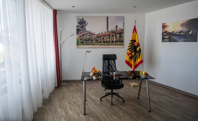Bundespräsident Frank-Walter Steinmeier verlegt seinen Amtssitz für drei Tage nach Hattingen ** NUR FÜR REDAKTIONELLE ZWECKE ** EDITORIAL USE ONLY **<p>Bundespräsident Frank-Walter Steinmeier verlegt seinen Amtssitz für drei Tage nach Nordrhein-Westfalen. Vom 22. bis 24. September führt er seine Amtsgeschäfte von Hattingen aus. Am Dienstag,21.September.2026, bezieht der Bundespräsident im Hotel Ruhr Inn seine neuen Amtsräume. Deutschland NRW Hattingen Copyright: KaixKitschenberg