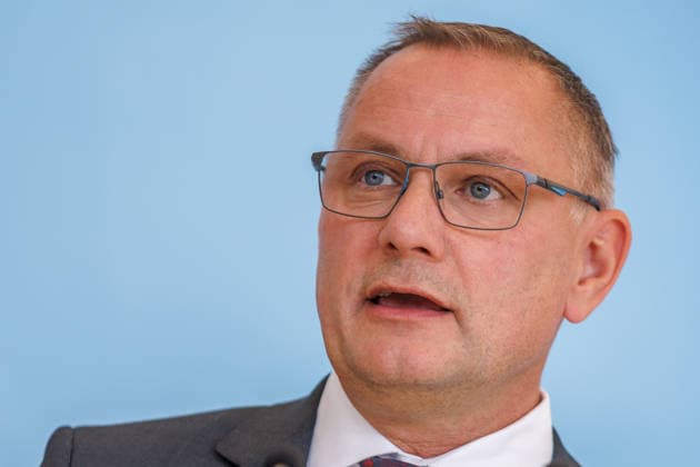 Statement AfD Tino Chrupalla (AfD), bei einem Statement der AfD am 22.06.26 in Berlin. Berlin Berlin Deutschland Reichstag