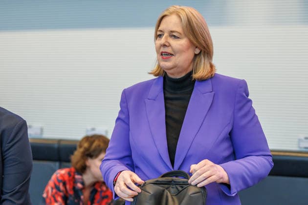 Statement SPD Baerbel Bas (SPD), Bundesministerin fuer Arbeit und Soziales, bei einer Fraktionssitzung SPD am 22.09.29 in Berlin. Berlin Berlin Deutschland Reichstag