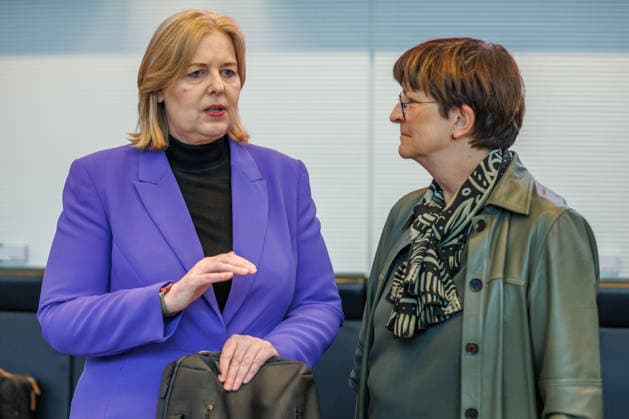 Statement SPD Baerbel Bas (SPD), Bundesministerin fuer Arbeit und Soziales, bei einer Fraktionssitzung SPD am 22.09.29 in Berlin. Berlin Berlin Deutschland Reichstag