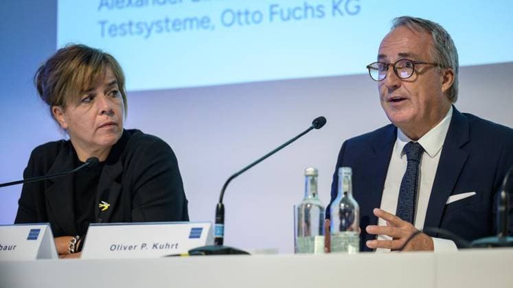 Essen: Euro Defence Expo (Eudex) erstmals in der Messe Essen ** NUR FÜR REDAKTIONELLE ZWECKE ** EDITORIAL USE ONLY **<p>Mona Neubaur, Ministerin für Wirtschaft, Industrie, Klimaschutz und Energie und Oliver P. Kuhrt, Geschäftsführer der MESSE ESSEN GmbH, bei der Eröffnung der Euro Defence Expo (Eudex) am Dienstag, den 22. September 2026, in der Messe Essen. Deutschland NRW Essen Copyright: UwexErnst