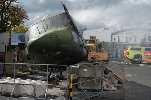 Modell eines abgestuerzten Hubschraubers, ausgebrannt, Havarie, Absturz, Unfall, Messe EUDEX Euro Defence Expo, am 22.09.2026 in der Messe Essen Deutschland.