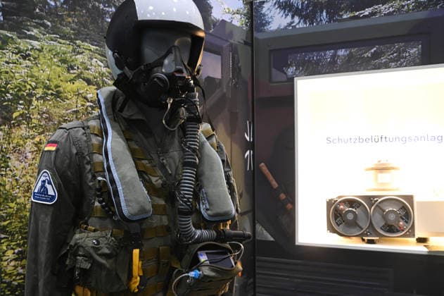 Atemschutzgeraet, Kontaminierung, Dekontamination, Schutzausruestung, Gasmaske, ABC Schutzmaske, Messe EUDEX Euro Defence Expo, am 22.09.2026 in der Messe Essen Deutschland.