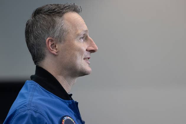 22.09.2026. Mönchengladbach. ESA-Astronaut Dr. Matthias Maurer beim Austausch mit Vertreterinnen und Vertretern von nordrhein-westfälischen Textilunternehmen in der Textilakademie NRW. Nordrhein-Westfalen ist einer der führenden Raumfahrtstandorte in Europa und leistet einen starken Beitrag für künftige europäische Weltraummissionen. NRW hat sich vorgenommen, die Entwicklung eines europäischen Raumanzugs aktiv zu unterstützen und gemeinsam mit der ESA die innovativen Unternehmen aus der heimischen Textilwirtschaft einzubeziehen. Mönchengladbach Textilakademie NRW, Rheydter Straße 329 Nordrhein-Westfalen Deutschland