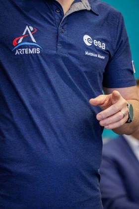 22.09.2026. Mönchengladbach. ESA-Astronaut Dr. Matthias Maurer beim Austausch mit Vertreterinnen und Vertretern von nordrhein-westfälischen Textilunternehmen in der Textilakademie NRW. Nordrhein-Westfalen ist einer der führenden Raumfahrtstandorte in Europa und leistet einen starken Beitrag für künftige europäische Weltraummissionen. NRW hat sich vorgenommen, die Entwicklung eines europäischen Raumanzugs aktiv zu unterstützen und gemeinsam mit der ESA die innovativen Unternehmen aus der heimischen Textilwirtschaft einzubeziehen. Mönchengladbach Textilakademie NRW, Rheydter Straße 329 Nordrhein-Westfalen Deutschland