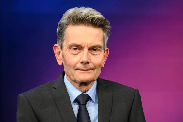im Bild v.l.: Rolf Mützenich, SPD (ehemaliger Fraktionsvorsitzender), GER, Berlin, Studio, zu Gast bei Maischberger, politische Talkshow, TV, Format, mit Moderatorin Sandra Maischberger, Das Erste, aus Adlershof Am Studio 20, 22.09.2026, Copyright: HMBxMedia UwexKoch