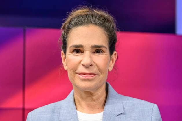 im Bild v.l.: Dagmar Rosenfeld (Podcast: Machtwechsel), GER, Berlin, Studio, zu Gast bei – Maischberger, politische Talkshow, TV, Format, mit Moderatorin – Sandra Maischberger, Das Erste, aus Adlershof – Am Studio 20, 22.09.2026, Copyright: HMBxMedia UwexKoch