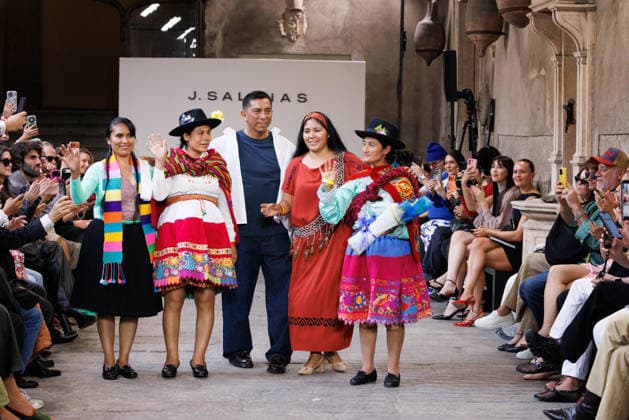 IPA88843216 - Milan, Milan Women™s Fashion Week Spring Summer 2027 - Women™s Fashion, Spring Summer 2027 - J. Salinas fashion show - runway - pictured: J. Salinas with guests.  Copyright: xCinziaxCamelax xx IPA88843216