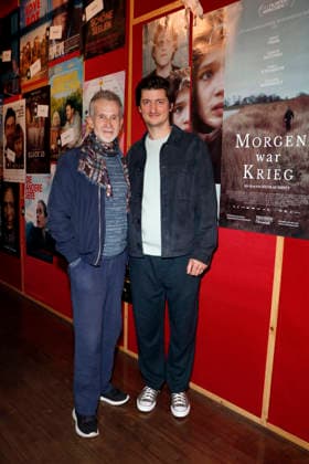 Morgen war Krieg , Filmpremiere im Delphi Lux, Berlin, 22.09.2026 Ulrich Matthes und Enno Trebs bei einem Photocall zur Premiere von Morgen war Krieg im Delphi Lux in Berlin am 22.09.2026 Berlin Delphi Lux Copyright: xAnitaxBuggex