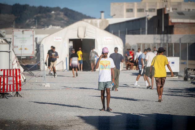 The Government Reinforces the Border in Ceuta Amid Calls for Another Mass Entry Several migrants at the Port of Poniente, on September 22, 2026, in Ceuta, Spain. As of Tuesday, the government has reinforced security measures along Ceuta’s border with Morocco in anticipation of possible attempts at irregular entry coinciding with the call circulating on social media for tomorrow, Wednesday, September 23, 2026 SEPTEMBER 22, 2026 MIGRANTS IMMIGRANTS INVASION BORDER MIGRATION CRISIS HUMANITARIAN CRISIS MILITARY SOLDIERS Ceuta Ceuta, Spain  Copyright: xMarcosxMorenox 7792888