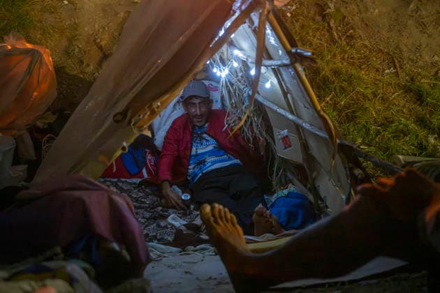 The Government Reinforces the Border in Ceuta Amid Calls for Another Mass Entry A migrant on Trampolín Beach, September 22, 2026, in Ceuta, Spain. As of Tuesday, the government has reinforced security measures along Ceuta’s border with Morocco in response to the possibility of attempts at irregular entry coinciding with a call circulating on social media for tomorrow, Wednesday, September 23, 2026 SEPTEMBER 22, 2026 MIGRANTS IMMIGRANTS INVASION BORDER MIGRATION CRISIS HUMANITARIAN CRISIS MILITARY SOLDIERS Ceuta Ceuta, Spain  Copyright: xMarcosxMorenox 7792903