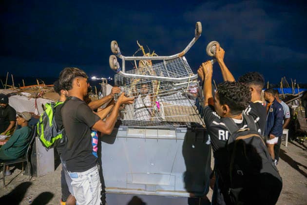 The Government Reinforces the Border in Ceuta Amid Calls for a New Mass Influx Several migrants on Trampolín Beach, September 22, 2026, in Ceuta, Spain. As of Tuesday, the government has reinforced security measures at Ceuta’s border with Morocco in response to the possibility of attempts at irregular entry coinciding with a call circulating on social media for tomorrow, Wednesday, September 23, 2026 SEPTEMBER 22, 2026 MIGRANTS IMMIGRANTS INVASION BORDER MIGRATION CRISIS HUMANITARIAN CRISIS MILITARY SOLDIERS Ceuta Ceuta, Spain  Copyright: xMarcosxMorenox 7792912