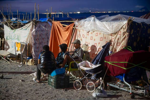 The government is strengthening security at the Ceuta border in response to calls for another mass influx. Three migrants on Trampolín Beach, September 22, 2026, in Ceuta, Spain. As of Tuesday, the government has strengthened security measures along Ceuta’s border with Morocco in response to the possibility of attempts at irregular entry coinciding with a call circulating on social media for tomorrow, Wednesday, September 23, 2026 SEPTEMBER 22, 2026 MIGRANTS IMMIGRANTS INVASION BORDER MIGRATION CRISIS HUMANITARIAN CRISIS MILITARY SOLDIERS Ceuta Ceuta, Spain  Copyright: xMarcosxMorenox 7792919