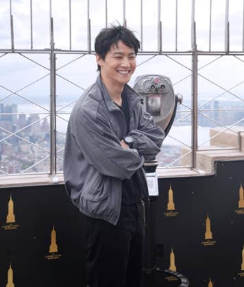 September 22, 2026, New York, Ny, United States: Jay B visits the Empire State Building in Celebration of the 2026 Tape: Roots Tour. Held at Empire State Building in New York. Kashon Bussa Jones Zuma Press September 22, 2026. New York United States - ZUMAp281 20260922_zea_p281_020 Copyright: xPhotoxImagexPressx