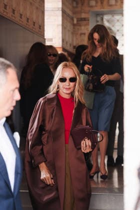 IPA88849598 - Milan, Arrivals at the Prada fashion show during Milan Fashion Week: Women s Collection Spring Summer 2027 - Women s Fashion, Spring Summer 2027. Pictured: Uma Thurman  Copyright: xAlessandroxBremecx xx IPA88849598