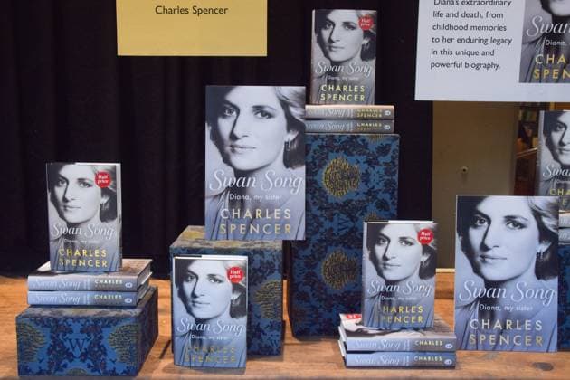 Princess Diana book Swan Song by Charles Spencer goes on sale in London, UK - 22 Sep 2026 Copies of the book Swan Song - Diana, My Sister by Charles Spencer are displayed in the window of a bookstore as the book goes on sale. London United Kingdom Copyright: xVukxValcicx xSOPAxImagesx Vuk-Valcic-1452826