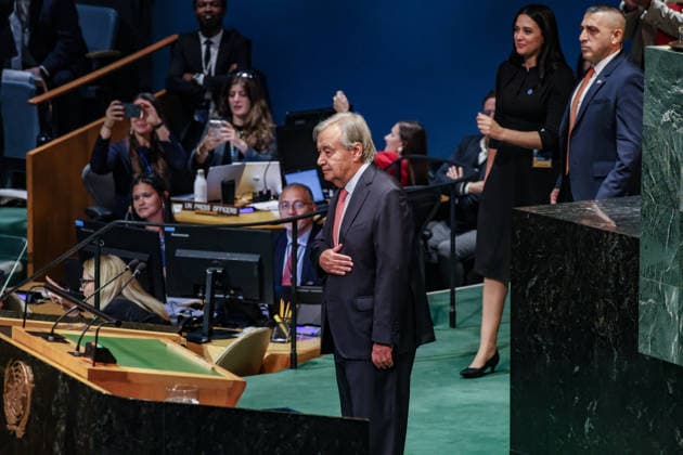 September 22, 2026, New York, New York, United States: UN Secretary-General ANTONIO GUTERRES stands with his hand on his chest in acknowledgement after receiving a standing ovation following his address to the 81st UN General Assembly, his final UNGA as Secretary-General. New York United States - ZUMAo116 20260922_znp_o116_035 Copyright: xBiancaxOterox