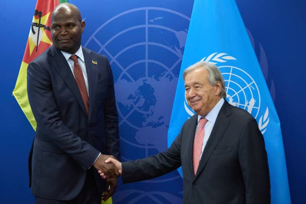 September 22, 2026, New York, New York, USA: Mozambique President Daniel Francisco Chapo shakes hands with UN Secretary-General Antonio Guterres during a photo opportunity at United Nations headquarters in New York City. New York USA - ZUMAs237 20260922_aap_s237_038 Copyright: xMarkxJ.xSullivanx