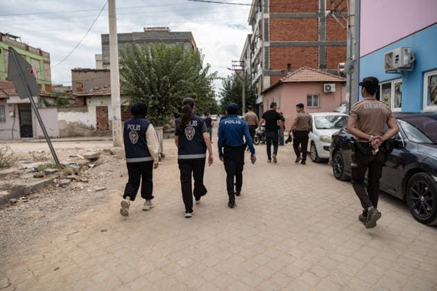 September 22, 2026, Manisa, Turkey: Police officers are seen at the scene. Police maintained security measures around a high school in Turgutlu, in Turkey™s western Manisa province, following a shooting that left 11 people injured. The Turkish Interior Minister and Education Minister addressed the media following the incident. Manisa Turkey - ZUMAs197 20260922_aaa_s197_447 Copyright: xMuratxKocabasx