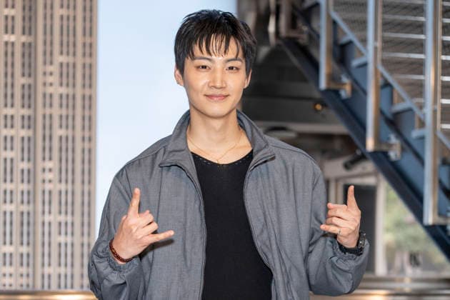 September 22, 2026, New York, New York, USA: South Korean singer and songwriter, JAY B visits the Empire State Building in New York to celebrate the 2026 Tape, Roots Tour ahead of his performance at Palladium Times Square. 22 September 2026 New York USA - ZUMAa265 20260922_zep_a265_006 Copyright: xEricxAcquayex