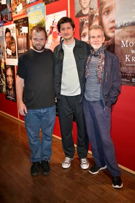 Fabian Gamper, Nicolas Ehret und Ulrich Matthes bei der Premiere des Kinofilms Morgen war Krieg im Delphi Lux. Berlin, 22.09.2026
