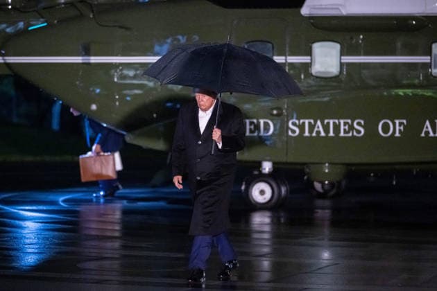 September 23, 2026, Washington, District Of Columbia, United States: President DONALD TRUMP walks off Marine One after making his first landing on the newly constructed White House helipad following his return from the United Nations General Assembly in New York City. Washington United States - ZUMAk206 20260923_znp_k206_013 Copyright: xMattxKaminskyx