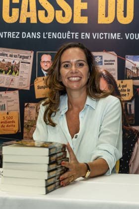 Sarah Knafo Book Signing - Bordeaux Sarah Knafo, French MEP for the Reconquête! party, signs copies of her book Le Casse du Siècle ( The Heist of the Century ) and speaks with readers during a book signing event at the Automobile Club du Sud-Ouest in Bordeaux, France, on September 22, 2026. Photo by Margot Le Gonidec ABACAPRESS.COM Bordeaux France  Copyright: xLexGonidecxMargot ABACAx