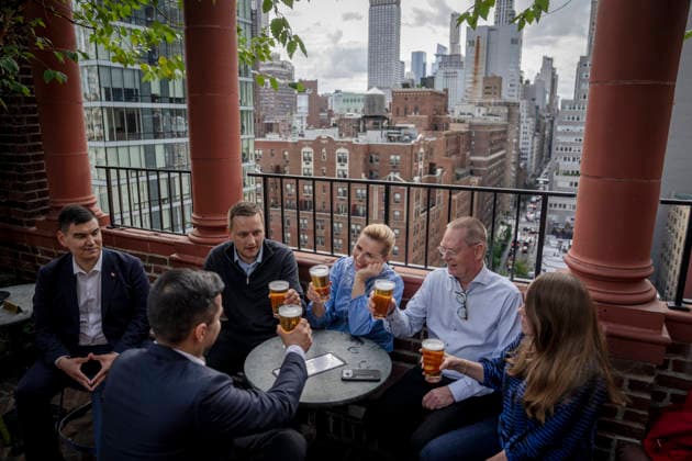 Today s meeting and ceremony in New York concludes with a drink Denmarks Prime Minister Mette Frederiksen, Greenland s leader Jens-Frederik Nielsen, and Greenland s Minister for Foreign Affairs Mute B. Egede have a beer with delegations at a bar in Manhattan, New York after the agreement has been signed, Tuesday, September 22, 2026. (Photo: Mads Claus Rasmussen Ritzau Scanpix) , New York USA Copyright: RitzauxScanpix MadsxClausxRasmussenx spdk20260923-044819-L