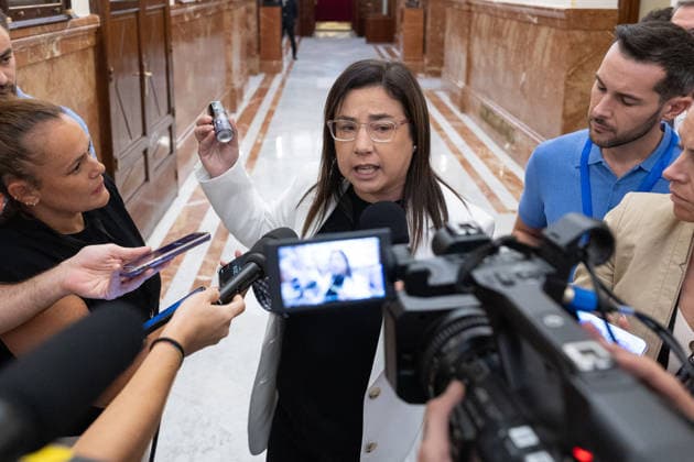 Marlaska and Robles Focus the Question Period in Congress PP Representative Ana Vázquez, after being expelled for carrying a can of pepper spray during a question period directed at the government in the Congress of Deputies on September 23, 2026, in Madrid, Spain. The government faces a new question period that once again centers on its handling of the migration crisis in Ceuta, with seven questions and two urgent interpellations. The Minister of the Interior and the Minister of Defense will bear the brunt of the questioning in Congress, although the opposition will also question other ministers. Following the question period, Congress will debate and vote on the ratification of emergency economic measures. SEPTEMBER 23, 2026 Jesús Hellí  Copyright: xJesusxHellinx 7793142