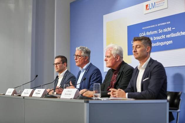Berlin, Deutschland, 23.09.2026: Haus der Bundespressekonferenz: Pressekonferenz: Akkreditierte Labore in der Medizin e.V. - GOÄ-Reform: So nicht ? Labordiagnostik braucht verlässliche Rahmenbedingungen : L-R: Daniel Schaffer, Geschäftsführer des ALM e.V., Michael Müller, Vorsitzender des ALM e.V., Ralf Ignatius, Vorsitzender des BÄMI e.V., Dennis Häckl, Geschäftsführer des WIG2 Instituts Copyright: xdtsxNachrichtenagenturx dts_136056