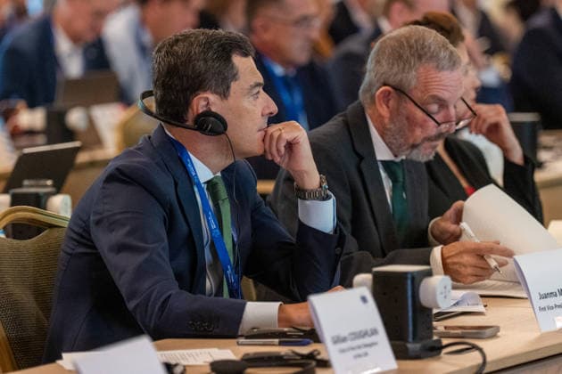 Moreno is participating this Wednesday in Ireland in the meeting of the European Committee of the Regions. The president of the Regional Government of Andalusia, Juanma Moreno i, is attending the meeting of the Bureau of the Committee of the Regions (CoR) being held in the city of Mullingar, in Ireland. September 23, 2026, in Mullingar, Ireland. The meeting of the Bureau of the European Committee of the Regions in Mullingar was held under the theme Prosperous and Sustainable Communities: Building a Europe That Works for All Territories, where Juanma Moreno participated in two debates. The first focused on the competitiveness, innovation, and economic resilience of Europe’s territories, and the second will revolve around access to housing  Copyright: xFranciscoxJ.xOlmox 7793169
